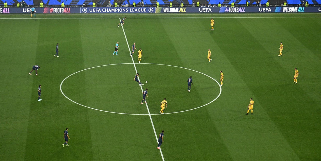 PSG zaskakuje ultra-agresywną taktyką: celowo oddają rzut wolny Box2Box - Sklep z koszulkami piłkarskimi z całego świata