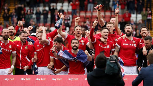 Wrexham staje przed wyzwaniem w Championship! Box2Box - Sklep z koszulkami piłkarskimi z całego świata