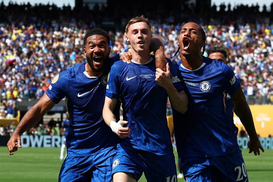 Chelsea pokonuje PSG i zostaje mistrzem świata! 🌍🏆 Box2Box - Sklep z koszulkami piłkarskimi z całego świata