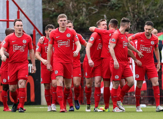 Niezwykła inwestycja: Inwestor Athlone Town kupuje część Larne FC w Irlandii Północnej Box2Box - Sklep z koszulkami piłkarskimi z całego świata